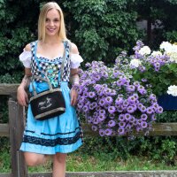 Domelo kleine schwarze Leder Handtasche/ Umhängetasche bestickt mit Reh- Motiv