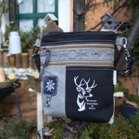 Domelo Umhängetasche. Canvas Trachtentasche mit Hirsch-Motiv, grau/ schwarz