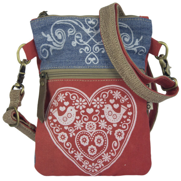 Domelo kleine Umhängetasche. Trachtentasche aus recycelter Jeans & Canvas mit Herz-Motiv