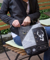 Domelo Canvas Hobo Trachtentasche mit Hirsch-Motiv. grau/schwarz